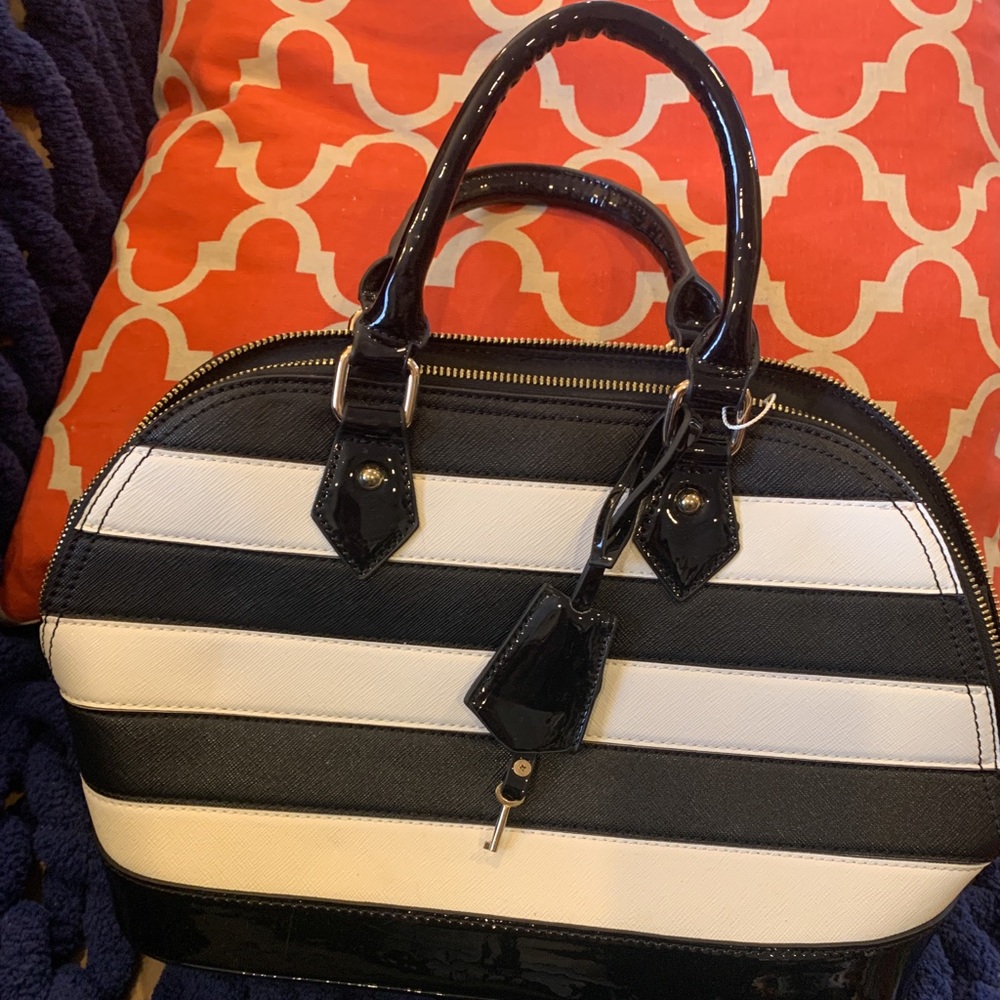 Black & White Fashion Bags Brand Purse NWT